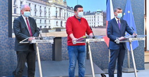 6244538_andrej-babis-jan-hamacek-rouska-rousky-cesko-koronavirus-v0